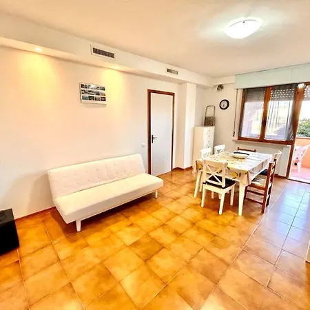 Trilo Rossano, Apartment