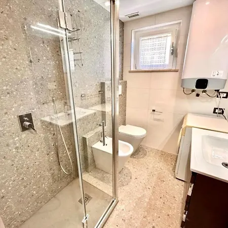 Trilo Rossano, Apartment *